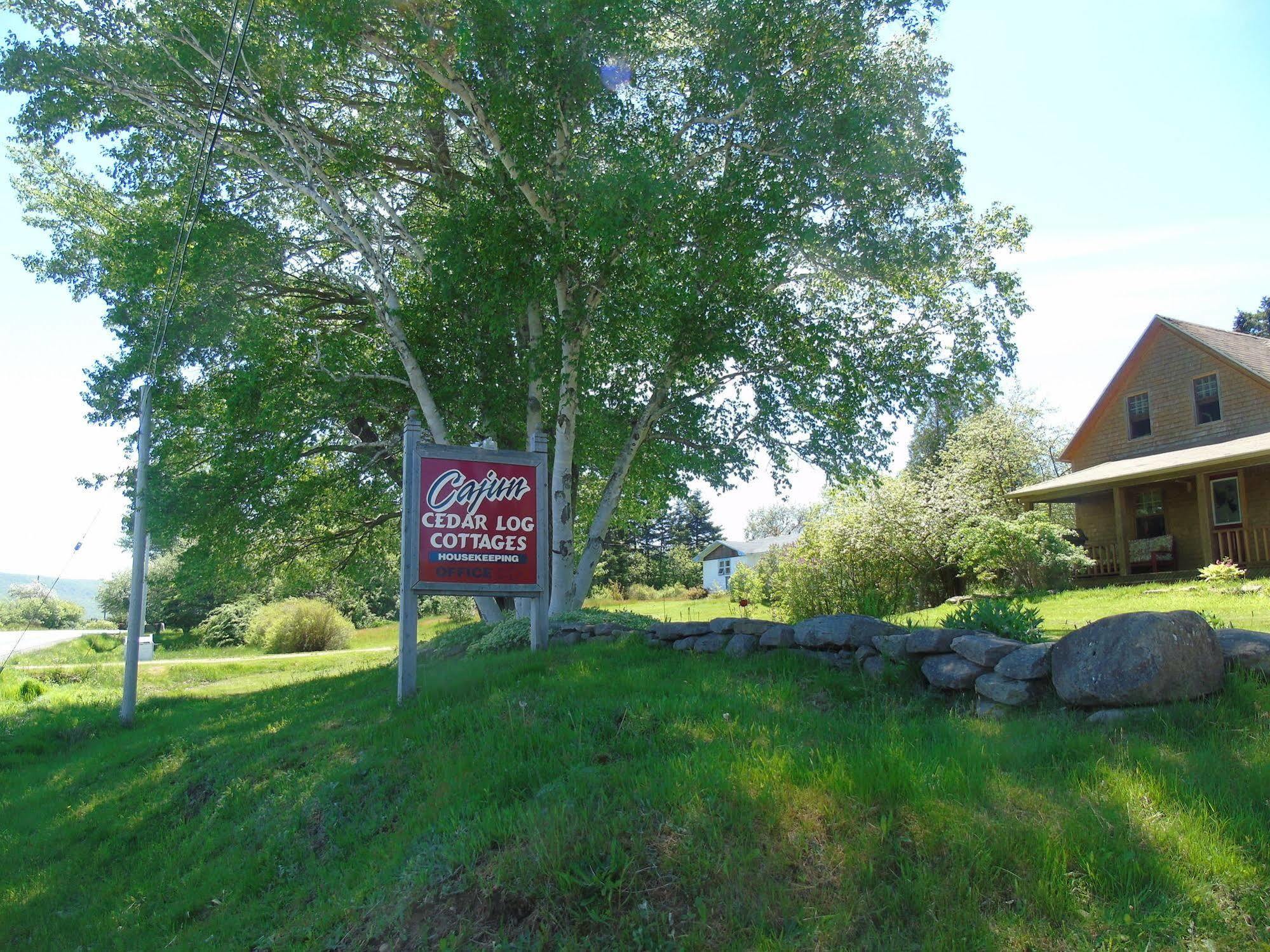 Cajun Cedar Log Cottages Margaree Forks Ngoại thất bức ảnh