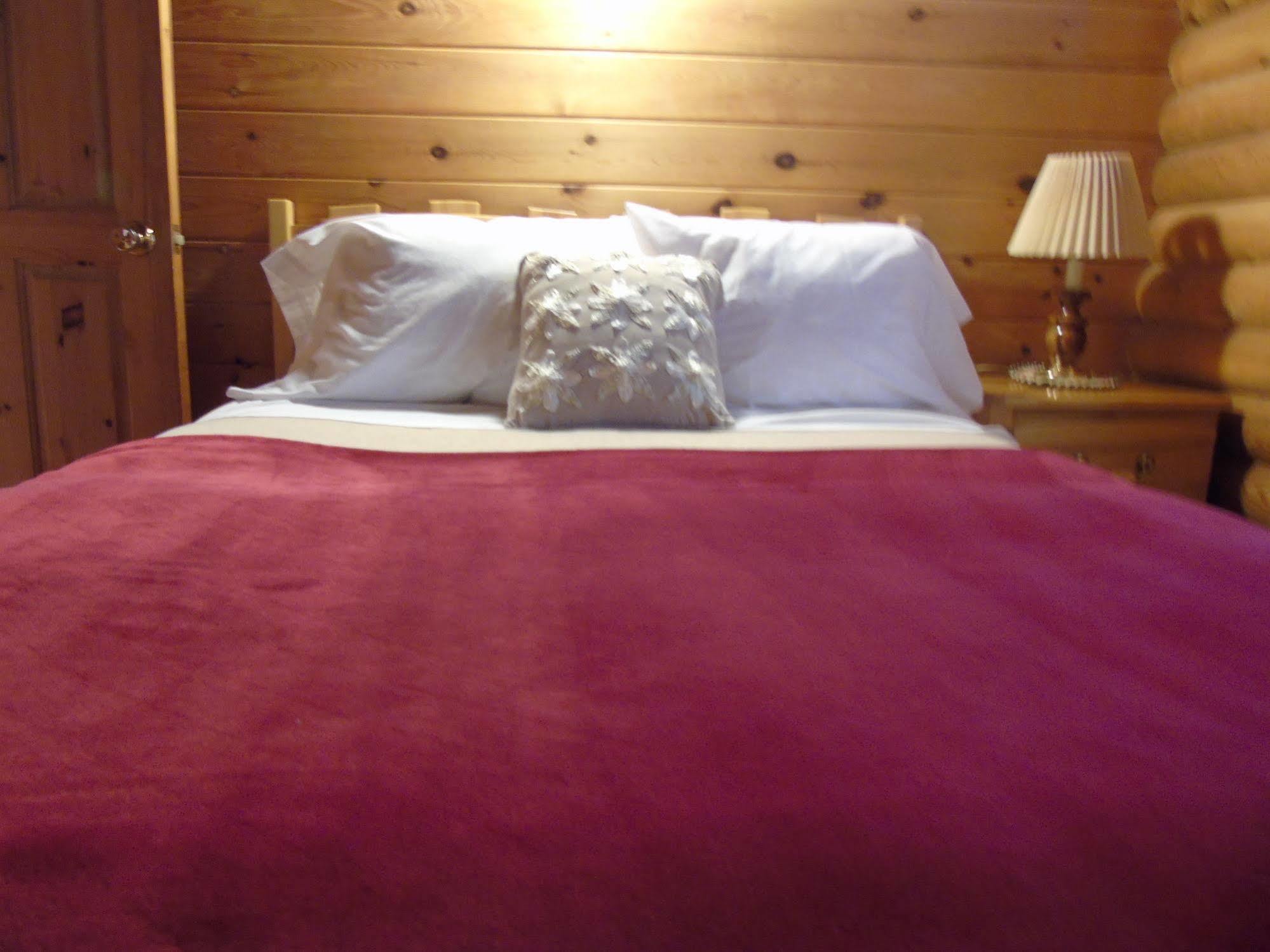 Cajun Cedar Log Cottages Margaree Forks Ngoại thất bức ảnh